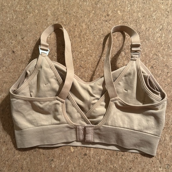 Isabel Maternity Seamless Nursing + Pumping Bra in Tan Nude size small - Picture 5 of 6